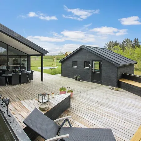 Aldina - 1-5km From The Sea By Interhome *