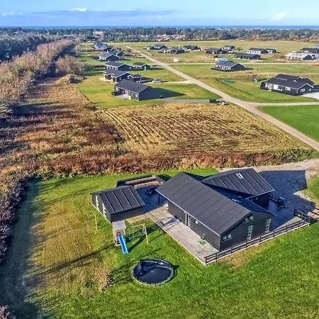Aldina - 1-5km From The Sea By Interhome *